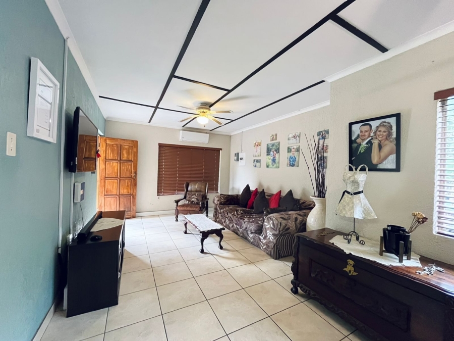 3 Bedroom Property for Sale in Protea Park North West
